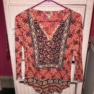 Colorful 3/4 length shirt
